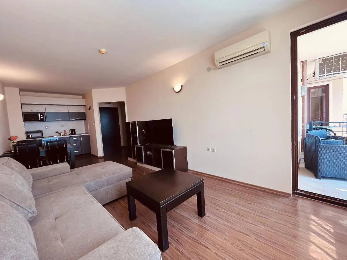 Sea View Rental Front Beach Golden Sands 0*,