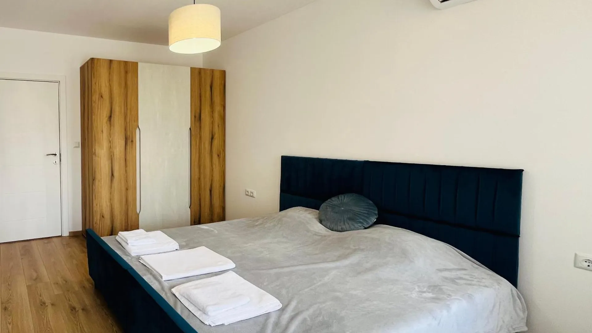 Sea View Rental Front Beach Golden Sands 0*,  Bulgaria